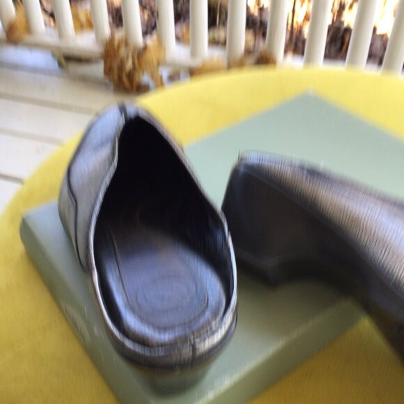 Nurture Mules Slip-On Leather Clogs Silver Pewter  Comfort Shoes Women’s Size 8M - Picture 3 of 7